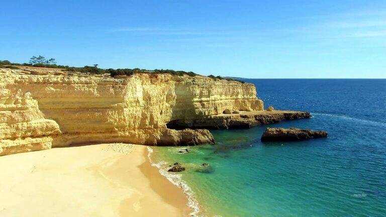 Praia do Pontal Algarve beach cliffs coastline