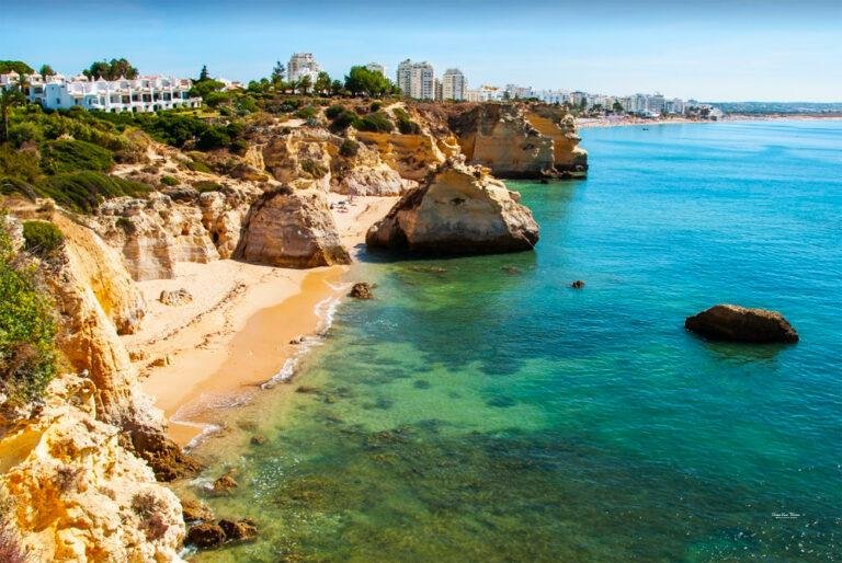 Praia dos Beijinhos Algarve beach cliffs coastline